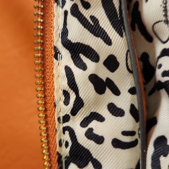 Jessica Simpson Faux Leather Crossbody Bag - Picture 10 of 11